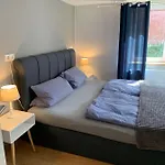 Im Fachwerkhaeuschen Naehe Edersee Mit 2 Schlafzimmern, Terrasse, Parkplatz - 1 *