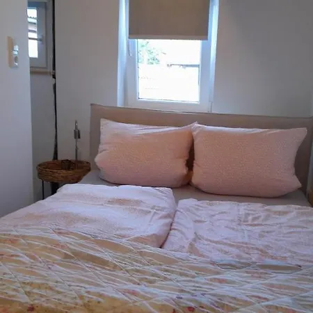 Einfache Monteurswohnung Am Ederseeradweg Mit 2 Schlafzimmern, Terrasse, Parkplatz - 1 * Waldeck (Hessen)