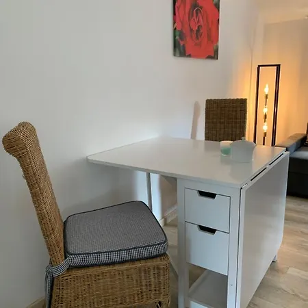 Einfache Monteurswohnung Am Ederseeradweg Mit 2 Schlafzimmern, Terrasse, Parkplatz - 1 Apartment