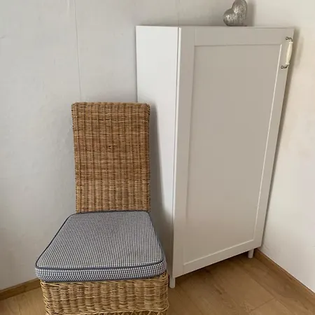 Einfache Monteurswohnung Am Ederseeradweg Mit 2 Schlafzimmern, Terrasse, Parkplatz - 1 Appartement