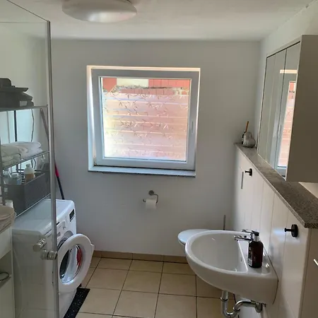 Einfache Monteurswohnung Am Ederseeradweg Mit 2 Schlafzimmern, Terrasse, Parkplatz - 1 Apartment *