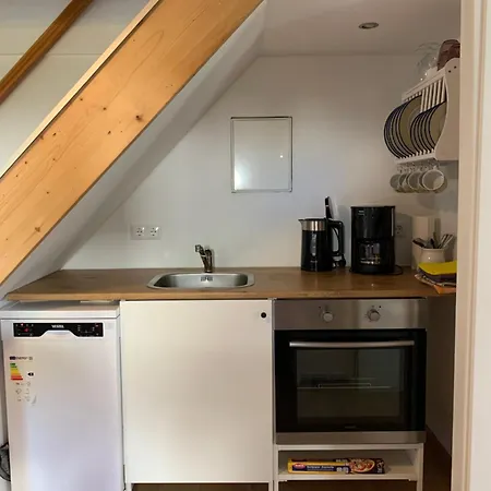 Einfache Monteurswohnung Am Ederseeradweg Mit 2 Schlafzimmern, Terrasse, Parkplatz - 1 *