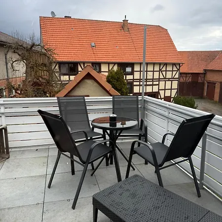 Im Fachwerkhaeuschen Naehe Edersee Mit 2 Schlafzimmern, Terrasse, Parkplatz - 1 Apartment