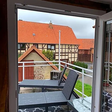 Im Fachwerkhaeuschen Naehe Edersee Mit 2 Schlafzimmern, Terrasse, Parkplatz - 1 Apartment *