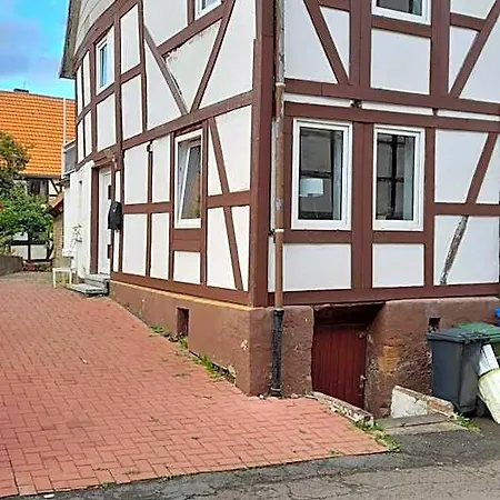 Apartment Im Fachwerkhaeuschen Naehe Edersee Mit 2 Schlafzimmern, Terrasse, Parkplatz - 1