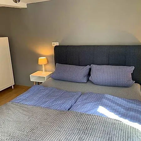 Im Fachwerkhaeuschen Naehe Edersee Mit 2 Schlafzimmern, Terrasse, Parkplatz - 1 Apartment *