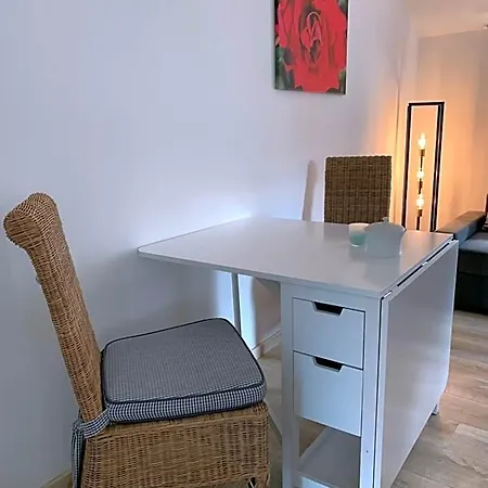 Im Fachwerkhaeuschen Naehe Edersee Mit 2 Schlafzimmern, Terrasse, Parkplatz - 1 Apartment