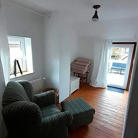 Im Fachwerkhaeuschen Naehe Edersee Mit 2 Schlafzimmern, Terrasse, Parkplatz - 1 Apartment *
