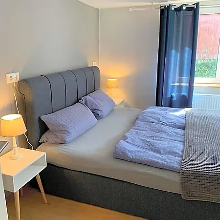 Im Fachwerkhaeuschen Naehe Edersee Mit 2 Schlafzimmern, Terrasse, Parkplatz - 1 Apartment