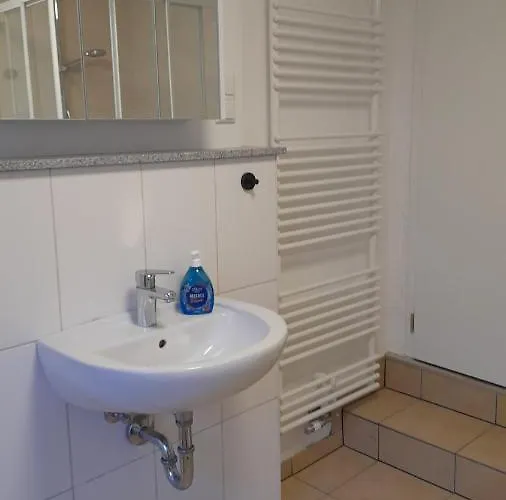 Einfache Monteurswohnung Am Ederseeradweg Mit 2 Schlafzimmern, Terrasse, Parkplatz - 1