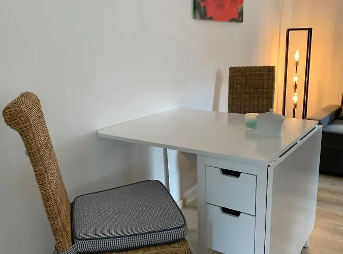 Einfache Monteurswohnung Am Ederseeradweg Mit 2 Schlafzimmern, Terrasse, Parkplatz - 1 アパート