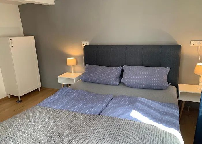 Апартаменты Monteurswohnung Naehe Korbach Mit 2 Schlafzimmern, Terrasse, Parkplatz - Wohnung 1 *