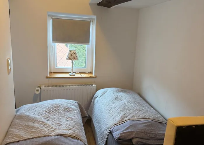 아파트 Ferienwohnung Im Fachwerkhaeuschen Naehe Edersee Mit 2 Schlafzimmern, Terrasse, Parkplatz - Wohnung 1